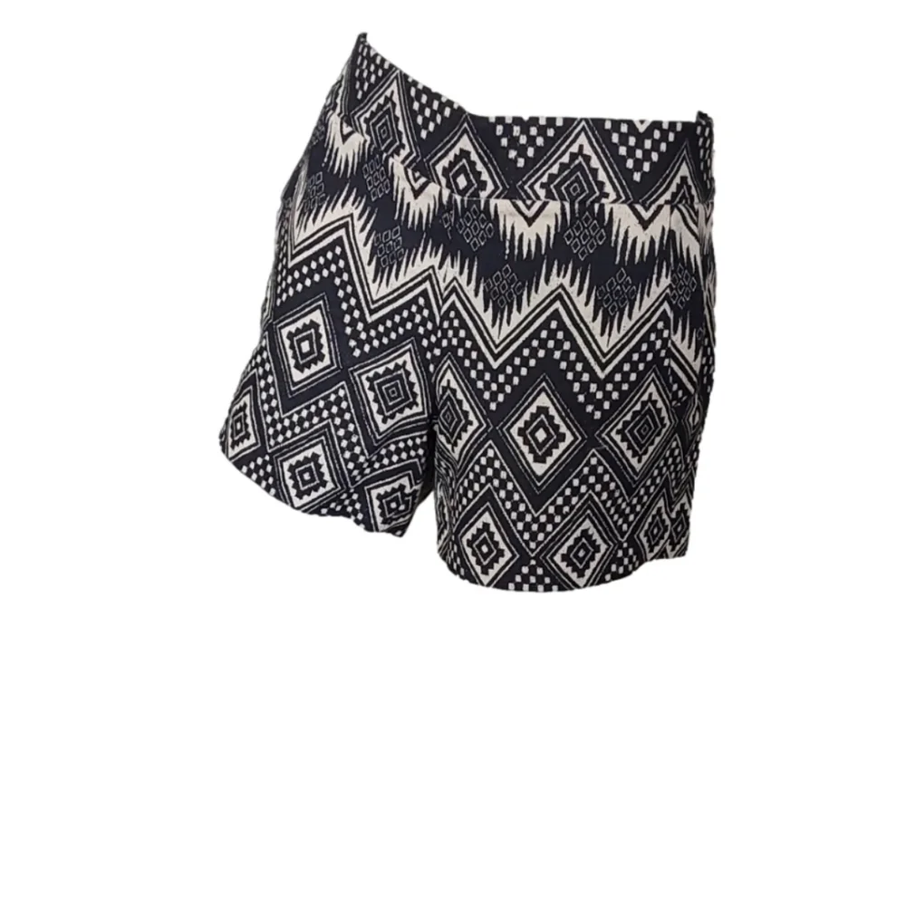 J. Crew Women's Chino Shorts Black Medallion Print Size‎ 4 Flat Front 5